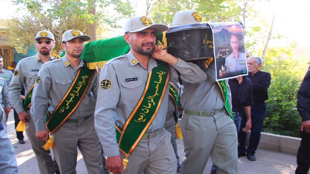 تشییع پیکر محیط‌بان تویسرکانی
