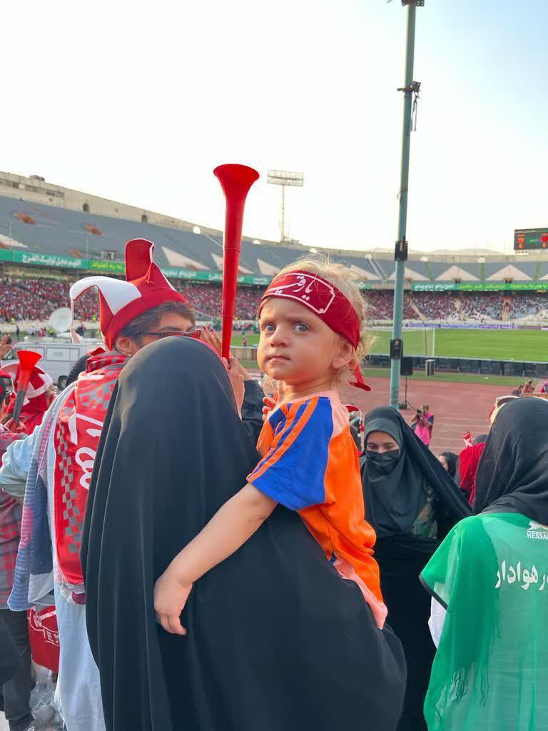 حضور بانوان هوادار پرسپولیس در ورزشگاه آزادی