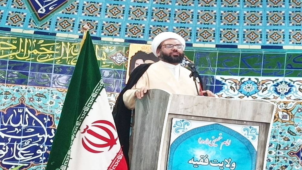 تلاش دشمن جایگزینی دست آمریکا بجای روسری زنان است