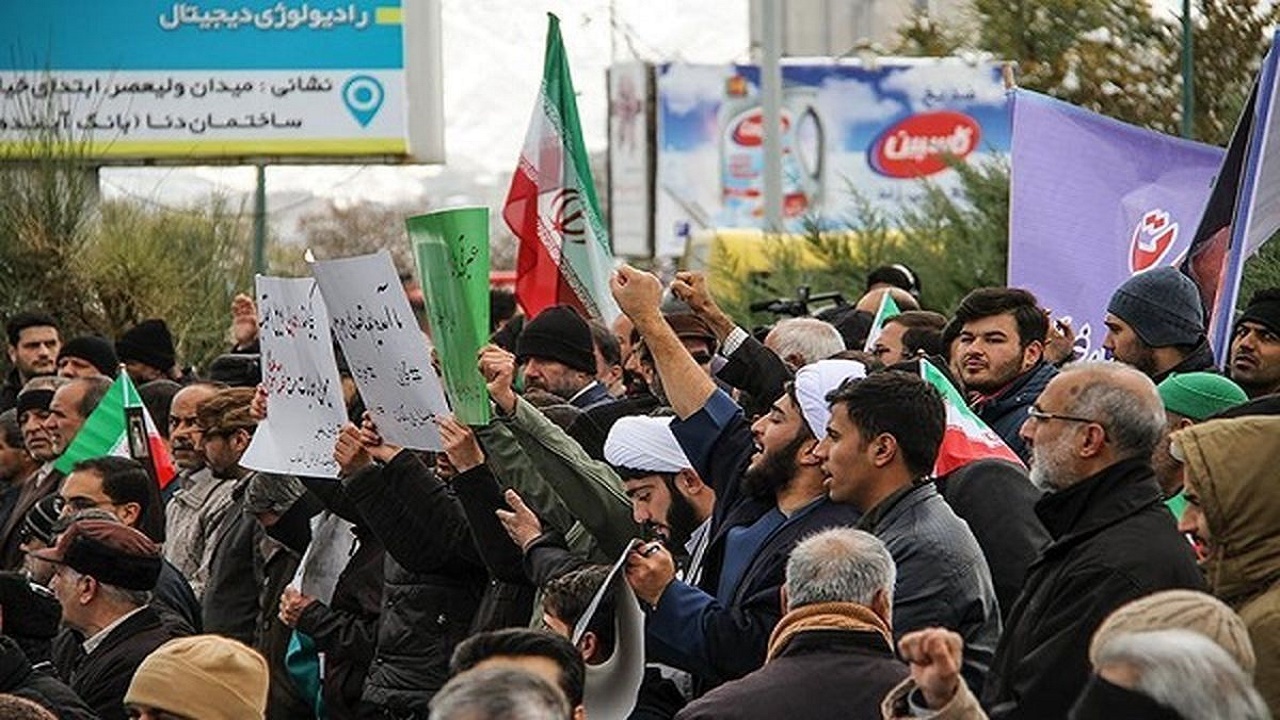 نمازگزاران بوشهر هنجارشکنی‌های اخیر را محکوم کردند