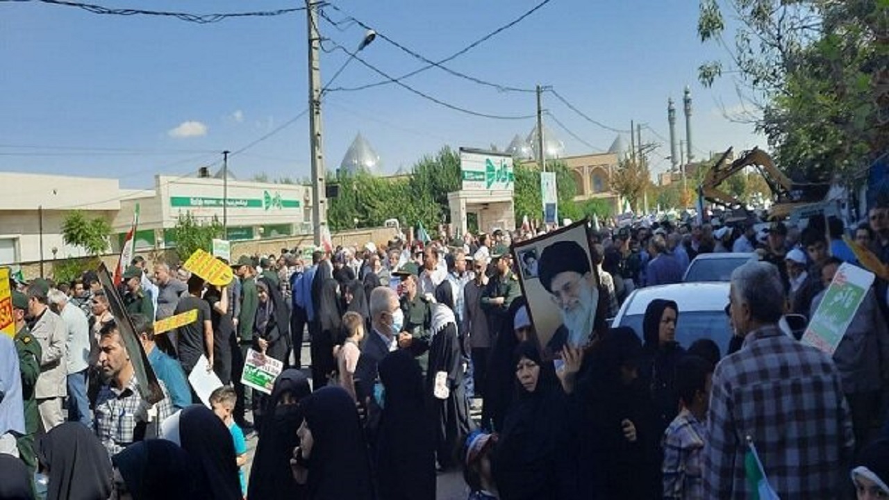 نمازگزاران آذربایجان غربی هنجارشکنی‌های اخیر را محکوم کردند