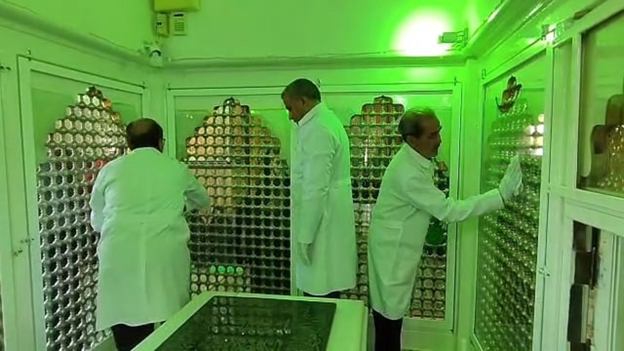 آیین غبارروبی امامزاده سیدمرتضی (ع) به مناسبت دهه وقف + فیلم