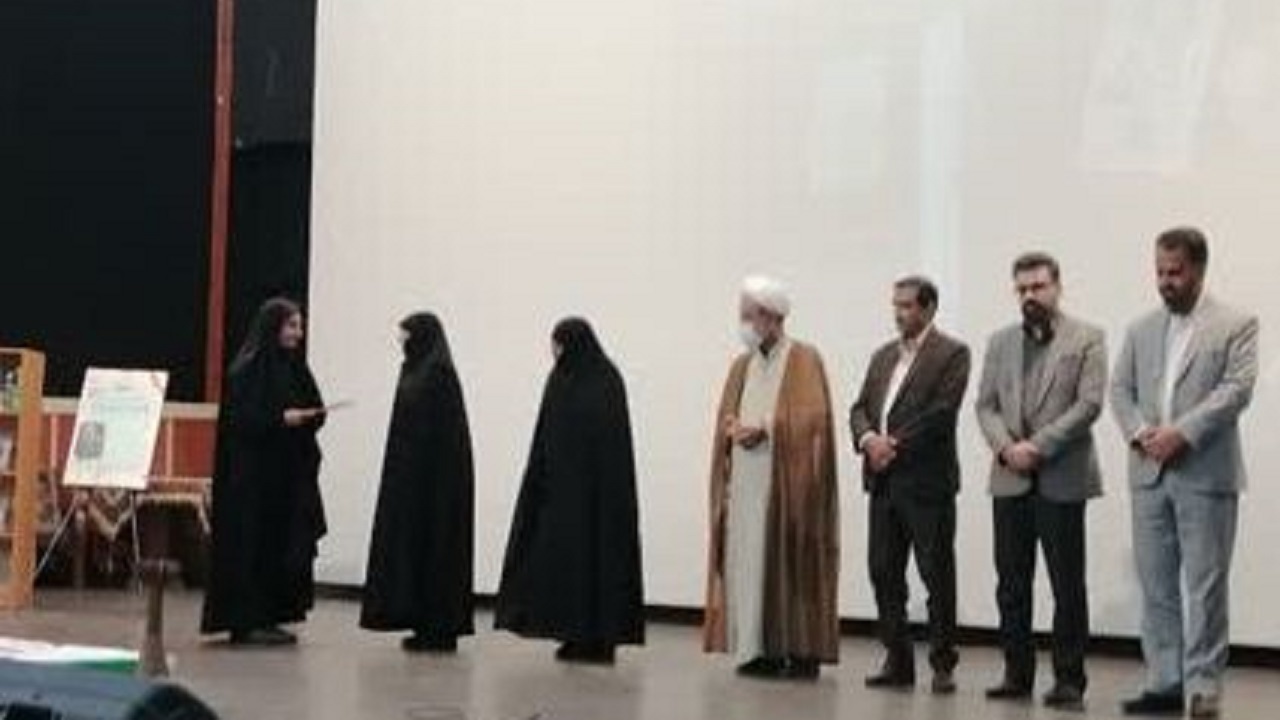 زندگی مادر ۴ شهید اراکی کتاب شد