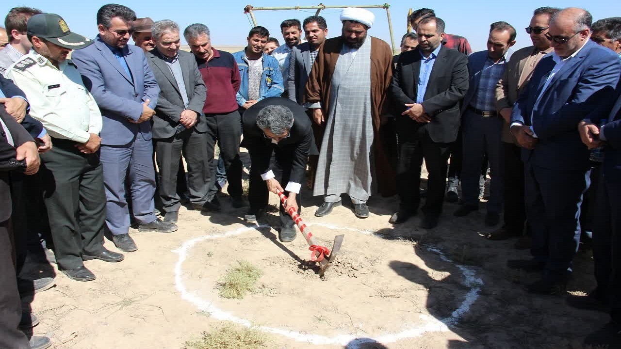 آغاز عملیات اجرایی شهرک صنعتی دامپروری ویرثق در شهرستان نیر