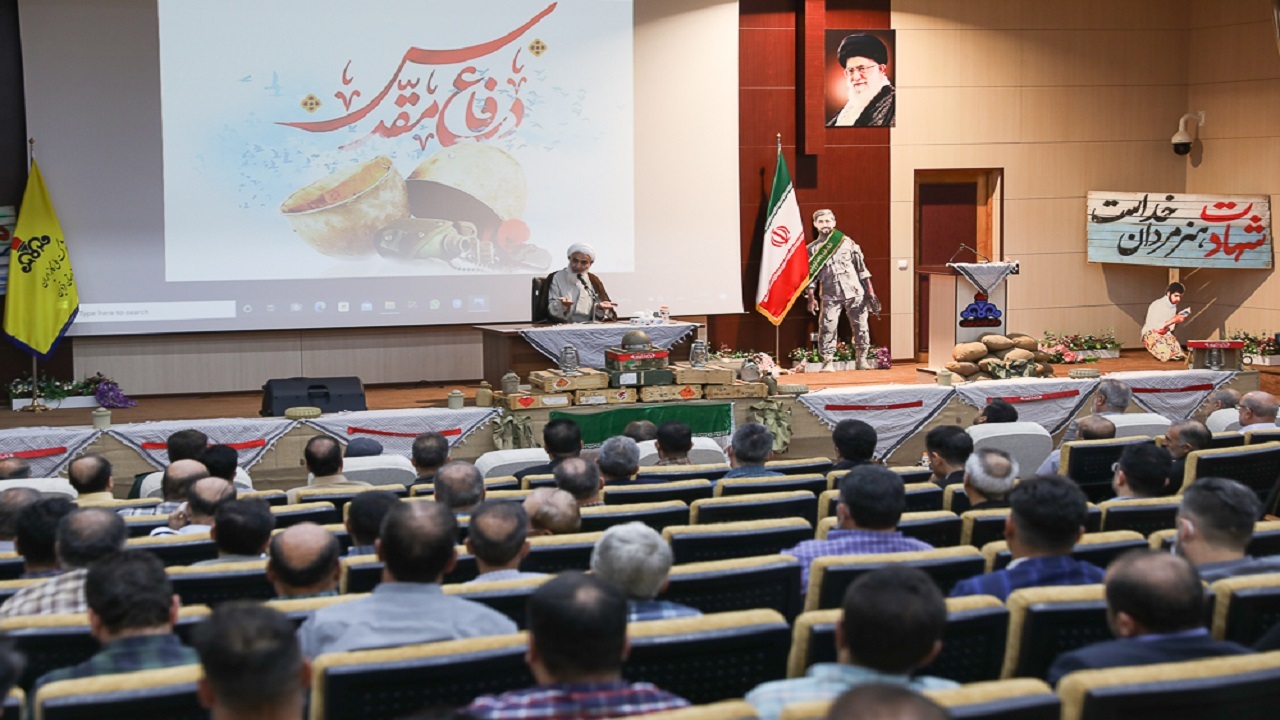 زیر سایه آمریکا و مستکبران قرار گرفتن بر خلاف آرمان‌های دینی است