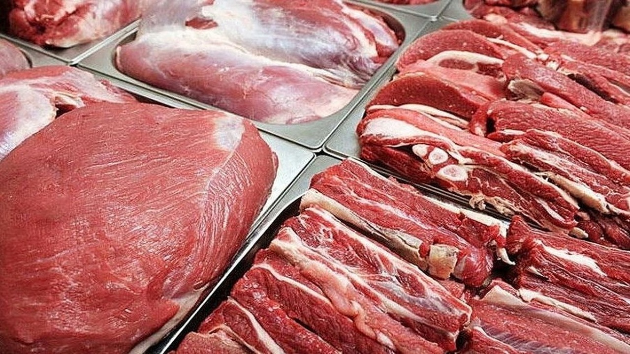 ۱۲۳ تن گوشت قرمز از دامداران همدان خریداری شد