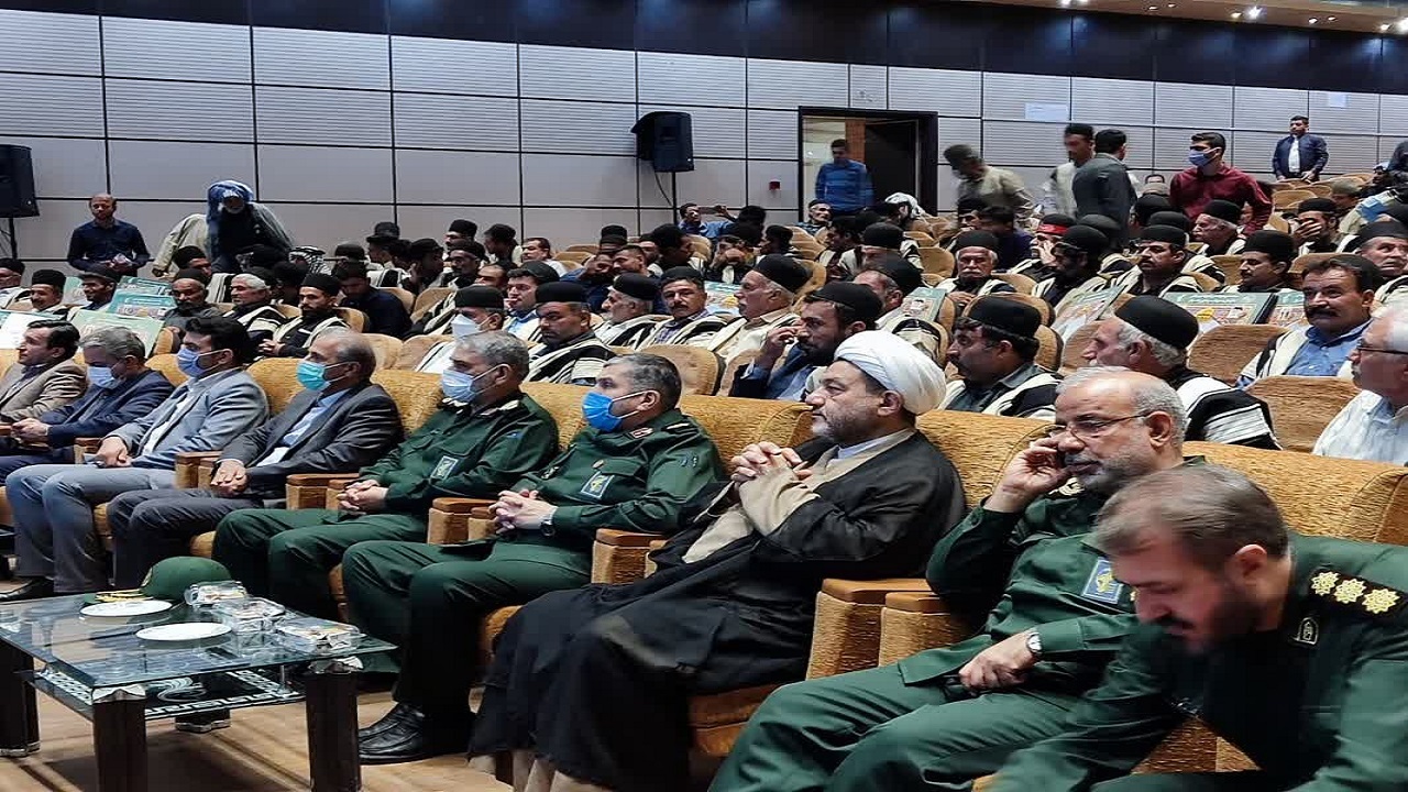اقوام همیشه پای انقلاب محکم ایستادند