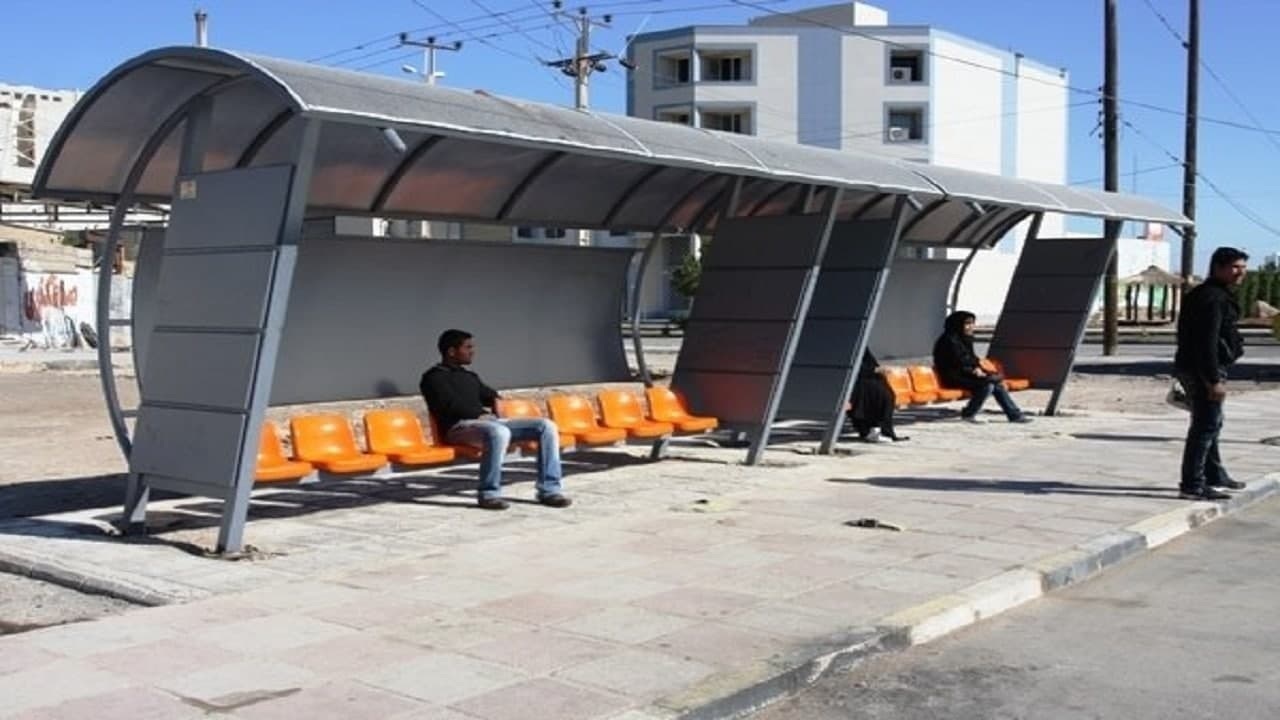 رنجش دانشجویان از انتظار زیاد در ایستگاه اتوبوس منظریه