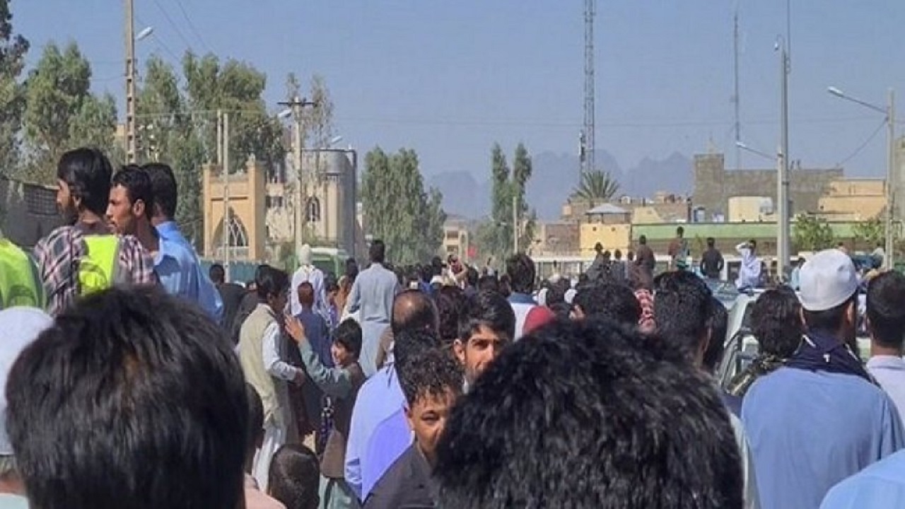 جهالت مردم، خواسته‌ اصلی دشمنان