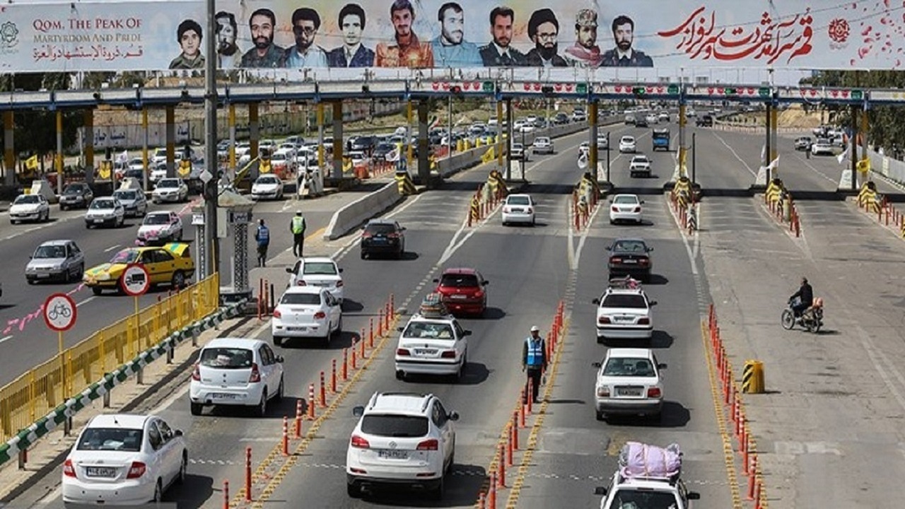 ساخت و نصب نخستین نشان شهری قم در مبادی ورودی شهر