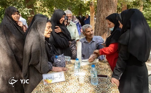 برگزاری مراسم گرامیداشت روز جهانی سالمند در پارک باغ ملی یزد