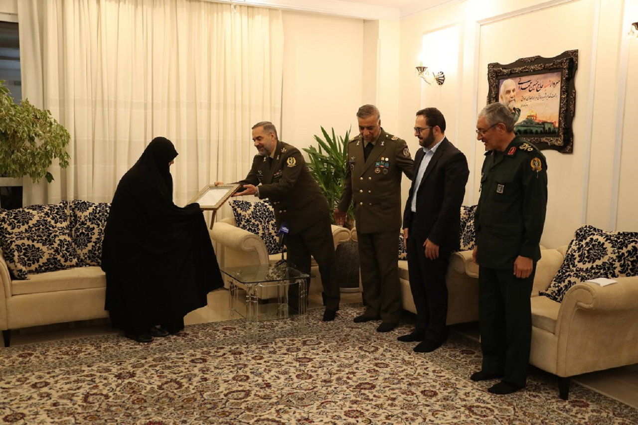 شهید همدانی همانند شهید حاج قاسم سلیمانی در تاریخ ایران اسلامی جاودان خواهد ماند