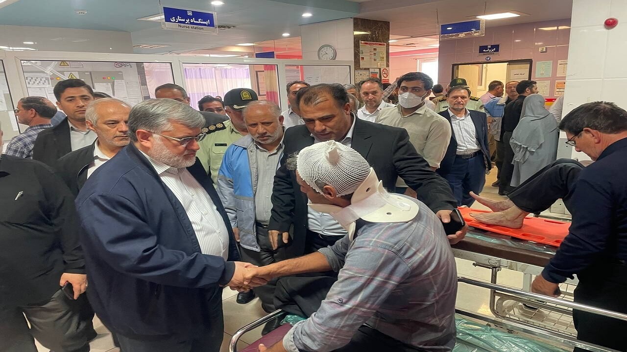 عیادت استاندار آذربایجان‌غربی از مصدومان زمین‌لرزه امروز خوی