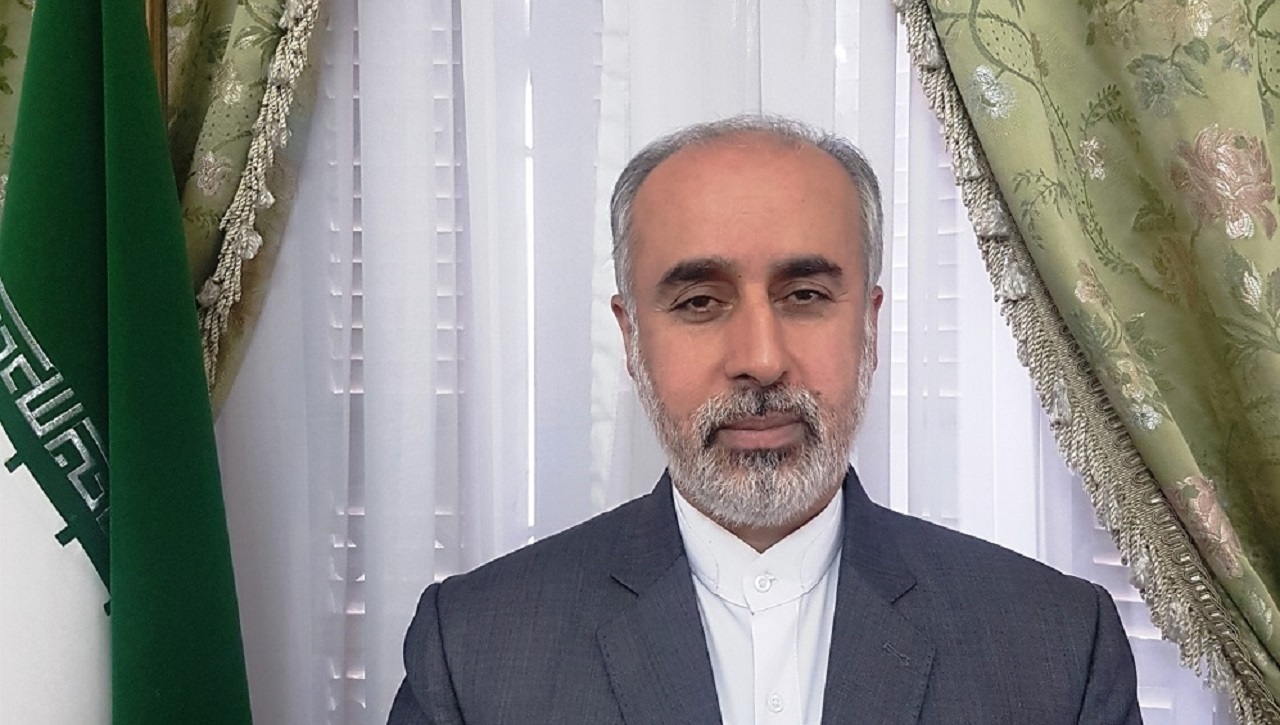 دشمنان فقط با جمهوری اسلامی مخالف نیستند با ایران مخالفند