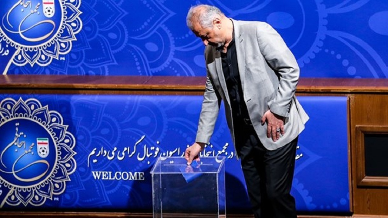 برکناری درویش از پرسپولیس فعلا منتفی است