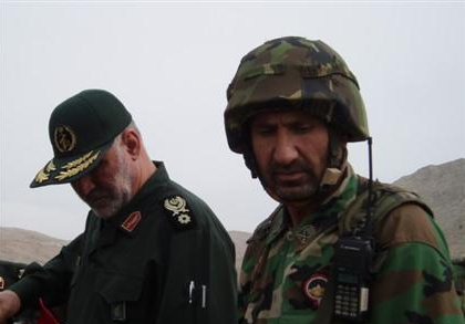 شهید علی پرورش کنار شهید نورعلی شوشتری