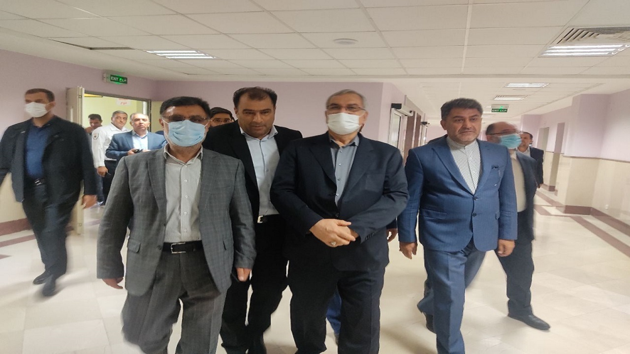 سفر وزیر بهداشت و درمان به مناطق زلزله زده خوی