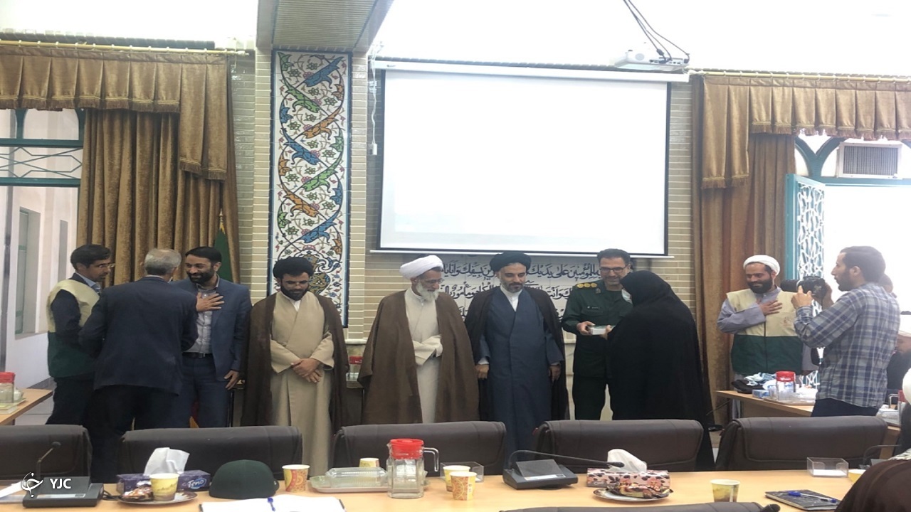 تجلیل از برگزیدگان جشنواره خدمت رضوی در چهارمحال و بختیاری+ تصاویر