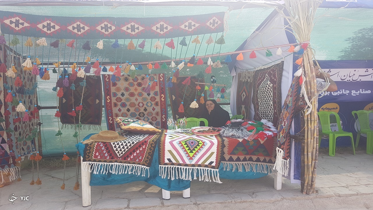 ایجاد بستر مناسب برای عرضه صنایع دستی در خرمشهر
