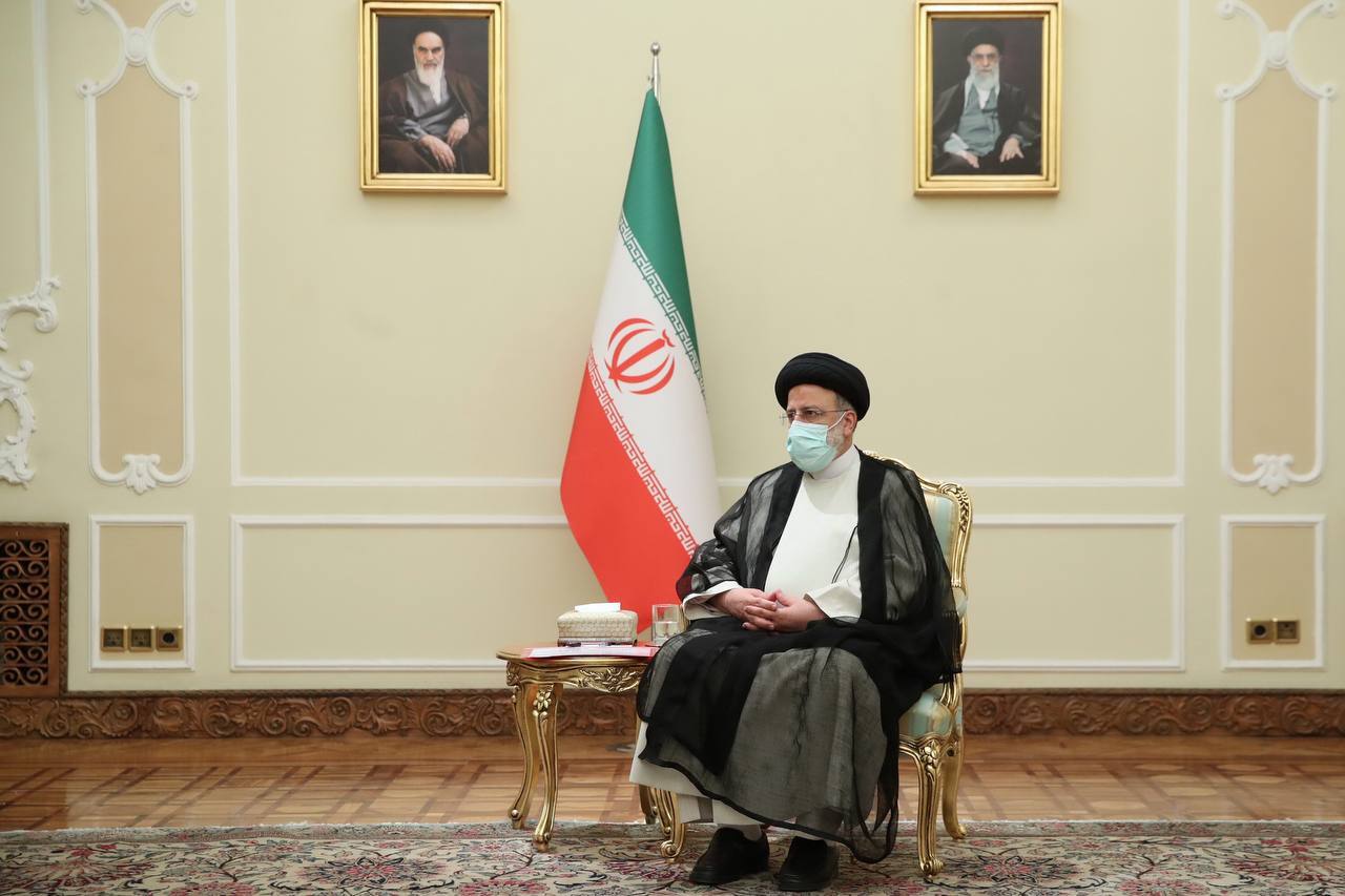 رئیس‌جمهور: نباید اعتبار علمی و خوش نامی دانشگاه شریف مخدوش شود