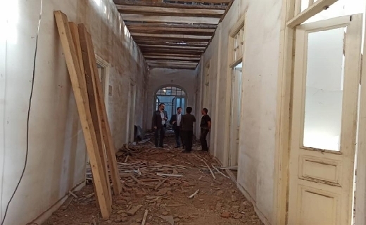 عملیات اجرایی مرمت بام عمارت تاریخی شهرداری