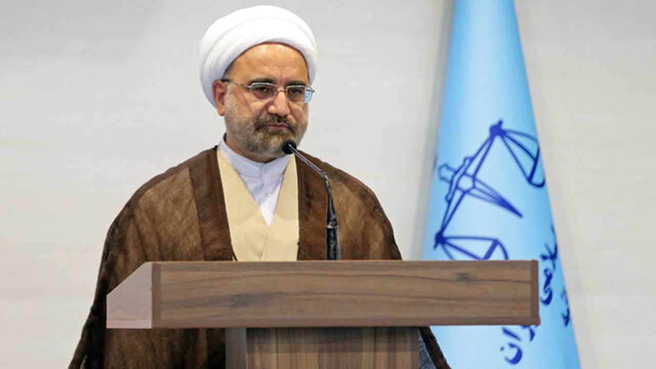 قضات وضعیت زندانیانی که برای آن ها حکم حبس صادر شده را مداوم بررسی کنند