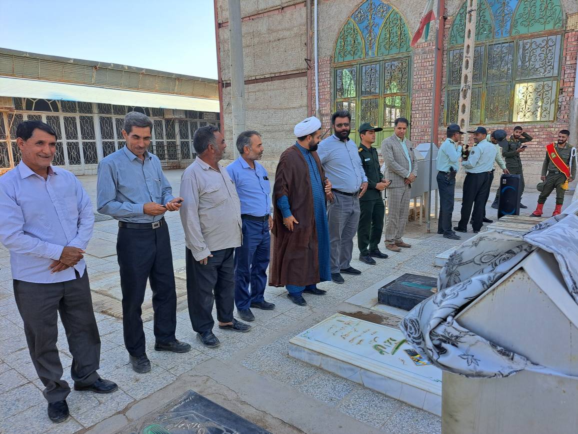 تجدید میثاق با شهدا در مناطق مختلف کرمان