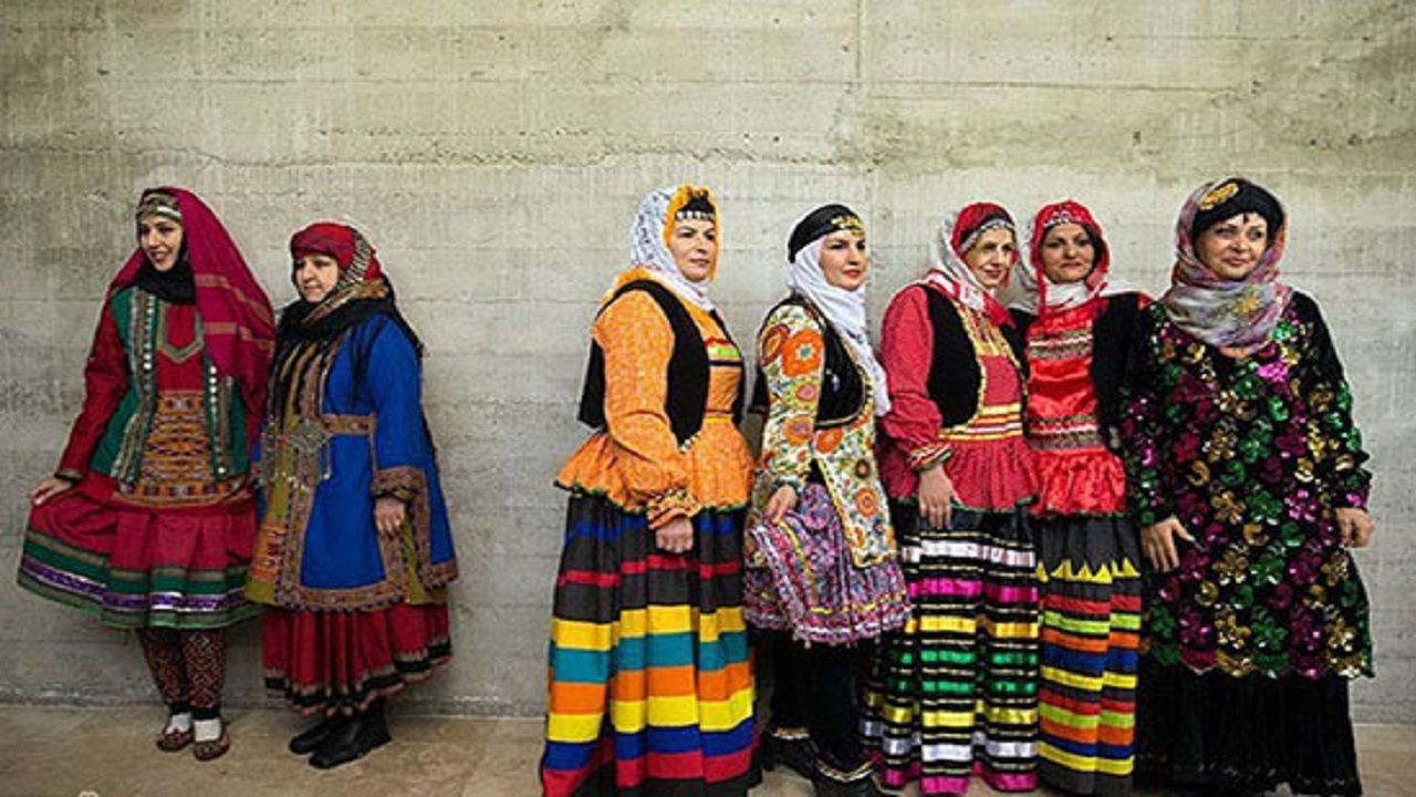 لباس سنتی زنان ایرانی چه شکلی بود؟