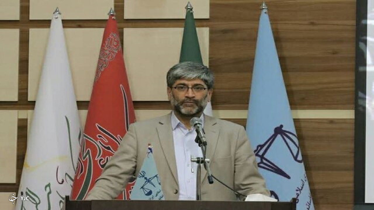 سطح دانش حقوقی مردم افزایش یابد