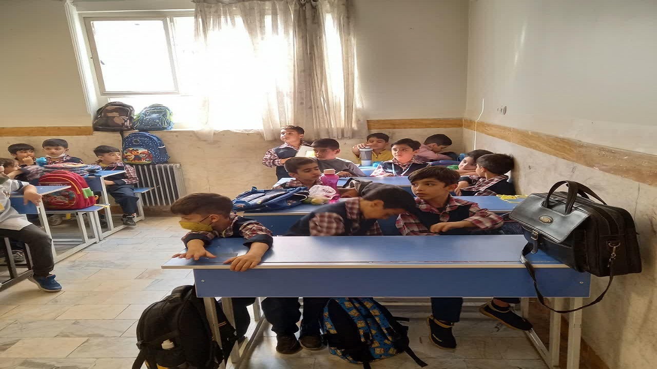 کمبود امکانات رفاهی دانش آموزان مدرسه نیک نژاد را گلایه‌مند کرد + فیلم