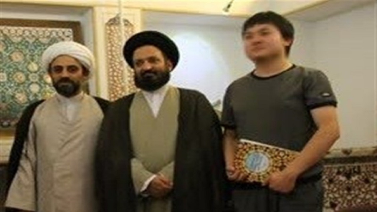 تشرف دانشجوی چینی به اسلام در اصفهان 