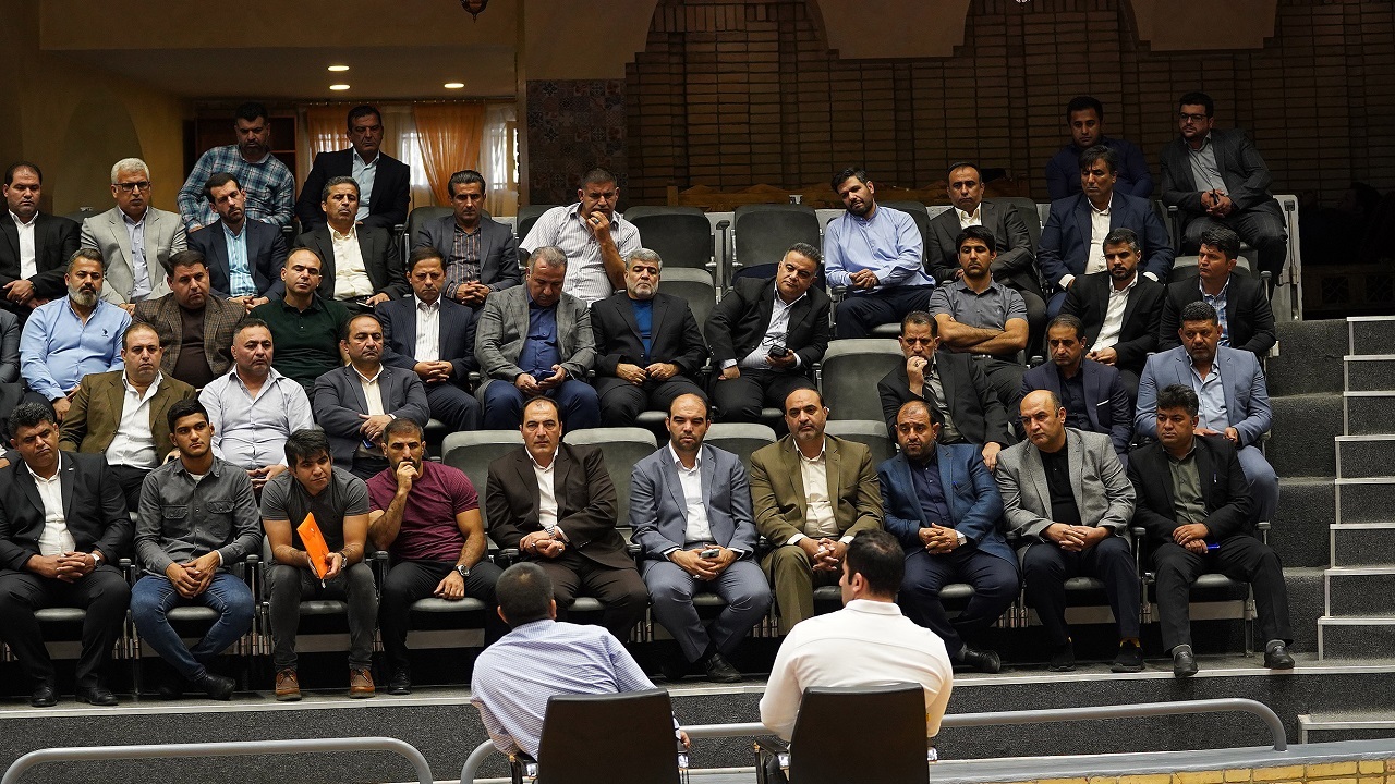 علیرضا دبیر: هیچ کس حق ندارد به عقب بازگردد/شأن کشتی از نظر اخلاقی باید در تمام کشور حفظ شود