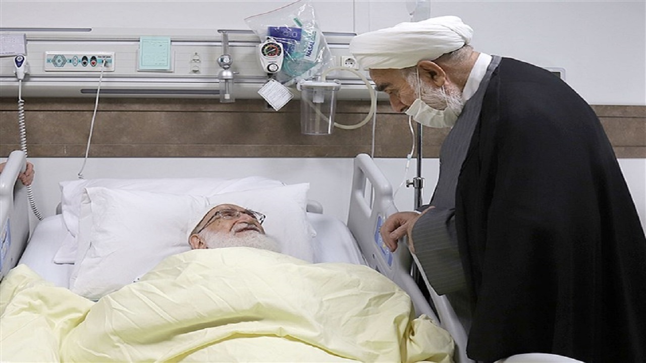عیادت رئیس دفتر مقام معظم رهبری از آیت‌الله نوری همدانی