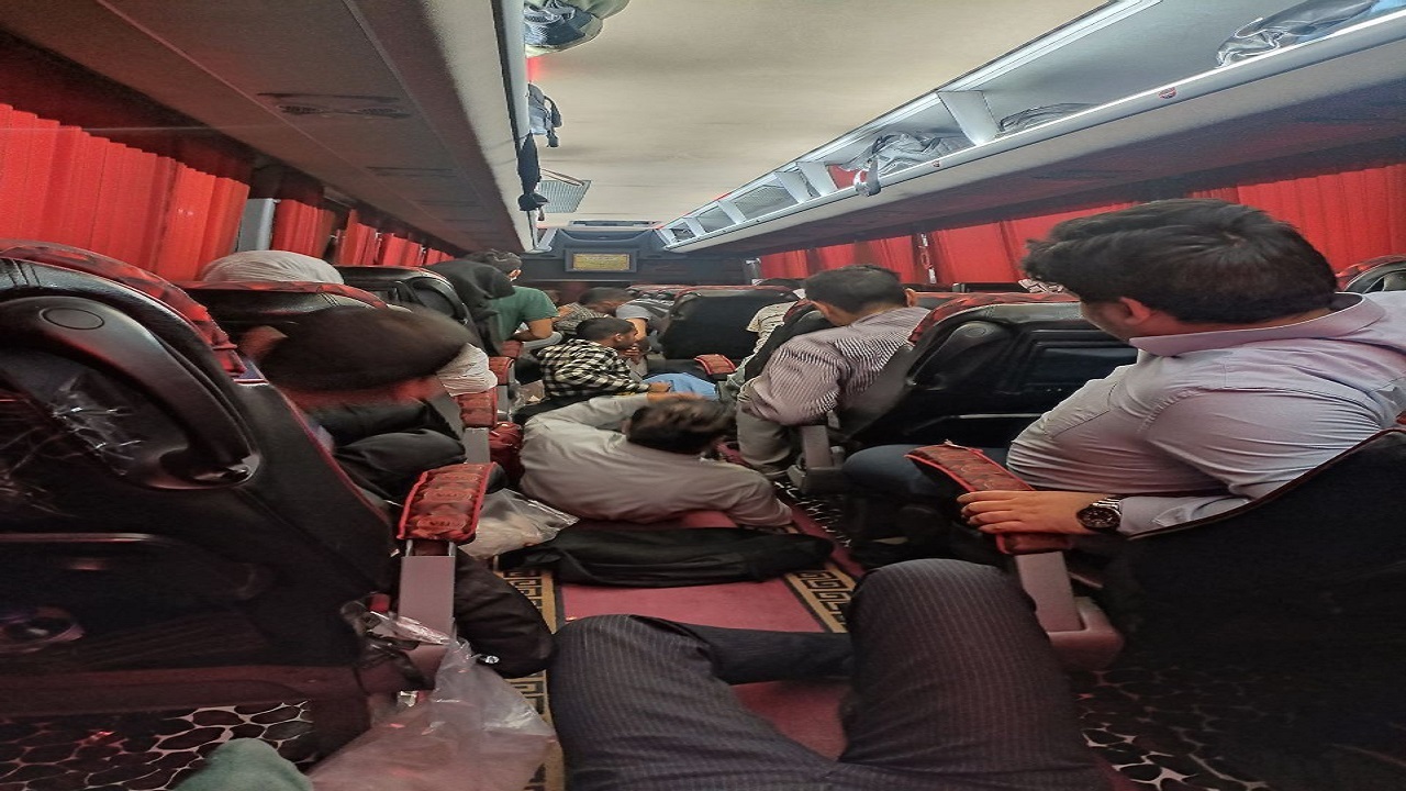 جان مسافران در کف اتوبوس