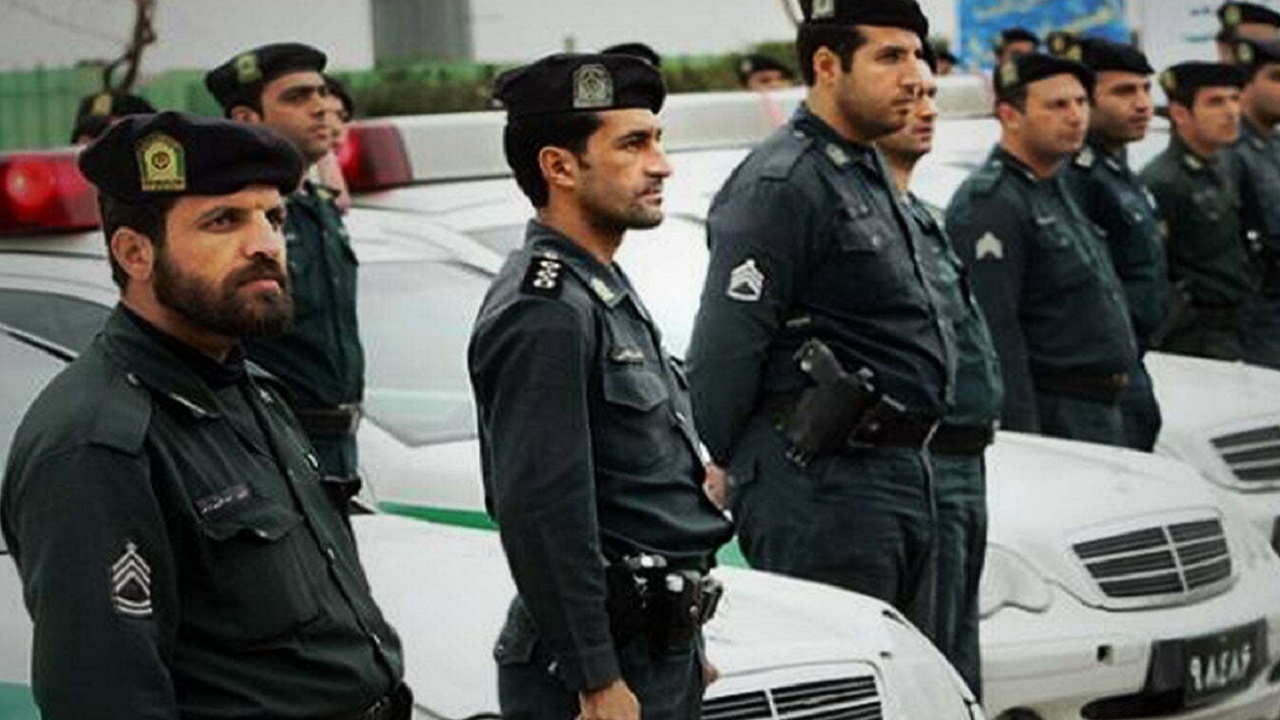 دشمن بدنبال کمرنگ کردن جایگاه نیروی انتظامی است