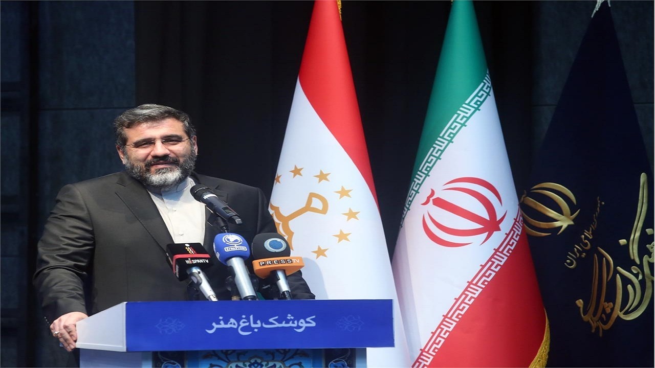 دانشگاه هنر باید محور کرسی های نظریه پردازی حوزه های هنری باشد
