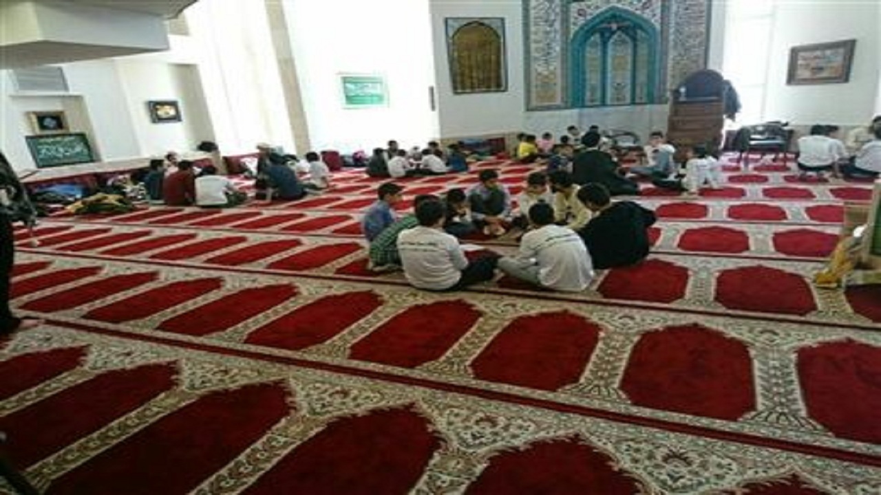 مساجد محور برنامه‌های فرهنگی باشند