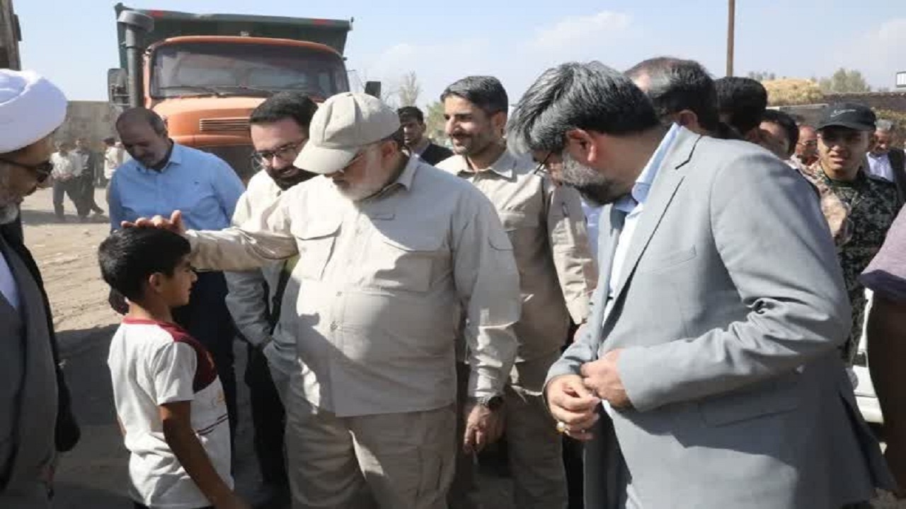 استاندار آذربایجان غربی از مراحل آواربرداری زلزله خوی بازدید کرد