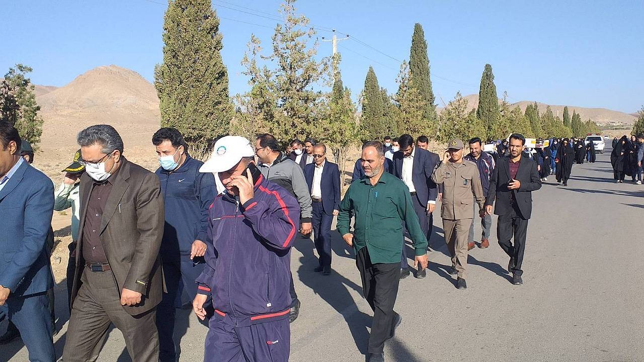 برگزاری همایش پیاده روی در کوهبنان
