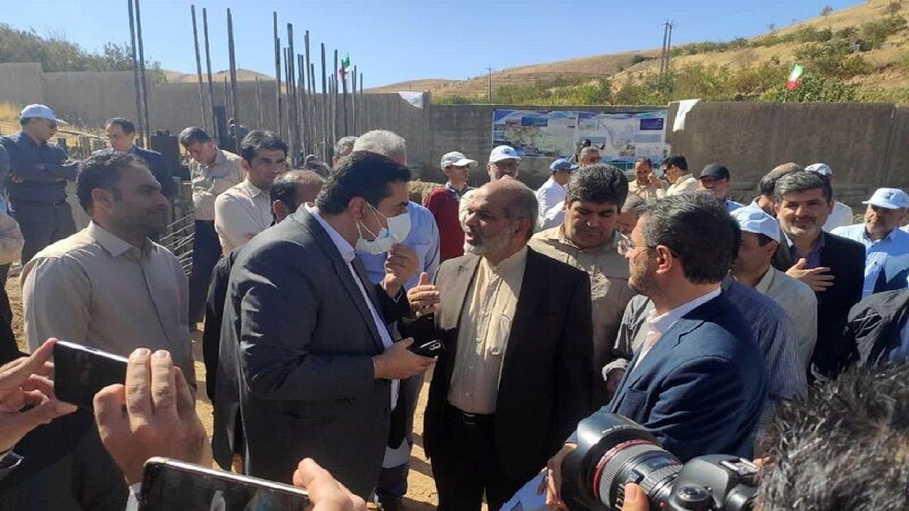 بازدید وزیر کشور از تصفیه خانه آب سنندج / پیشرفت ۹۰ درصدی سامانه انتقال آب سد آزاد به سنندج