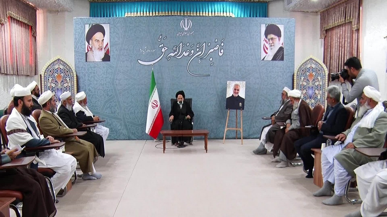 شیعه و اهل تسنن باید در کنار هم با ظالم مقابله کنند