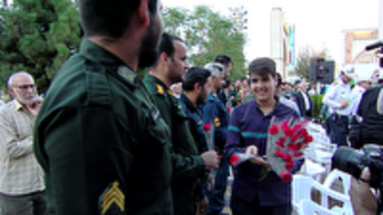 قدردانی از کارکنان نمونه نیروی انتظامی استان قم