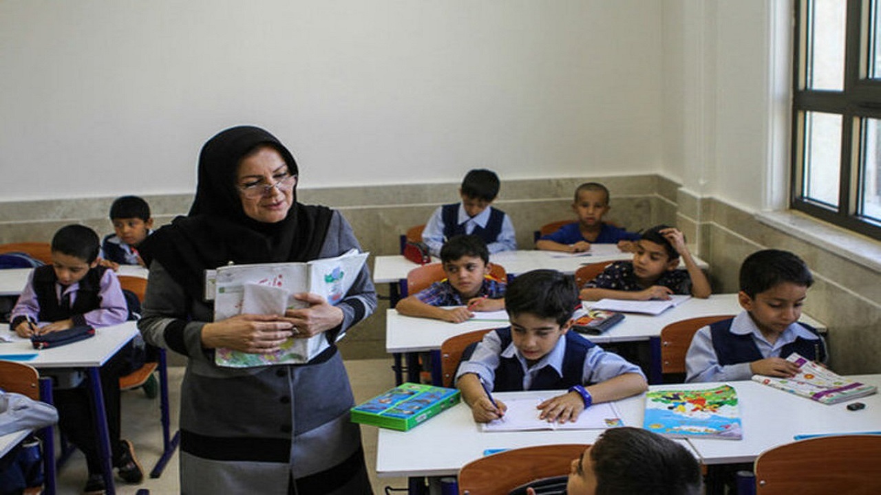 باز آمد بوی ماه مدرسه/ پذیرایی بیش از ۲ هزار مدرسه از دانش آموزان