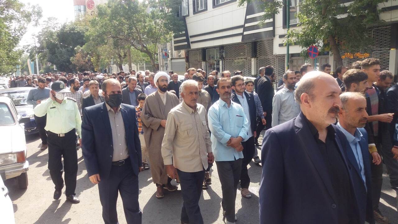 راهپیمایی نمازگزاران در اعتراض به حوادث اخیر + فیلم و تصاویر