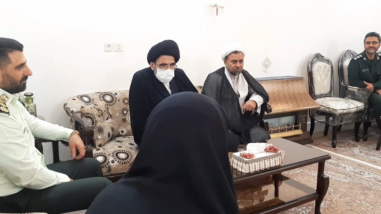 عیادت امام جمعه کاشان از بسیجیان مصدوم در اغتشاشات اخیر
