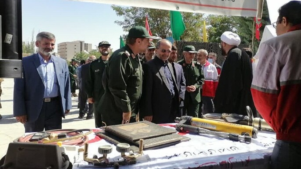 برپایی نمایشگاه دفاع مقدس در باغ موزه همدان
