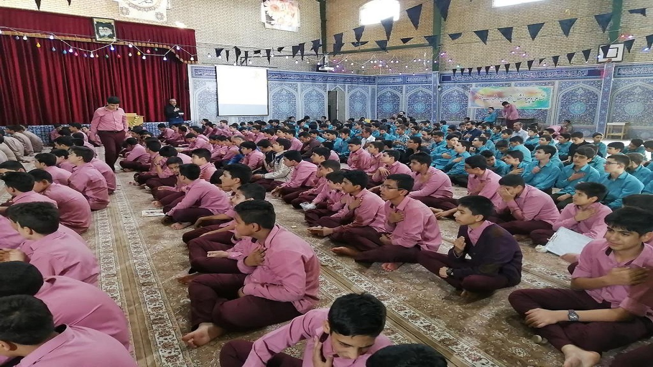 احداث هزار نمازخانه در مدارس برای سال تحصیلی جدید / حضور حداکثری دانش آموزان در زنگ نماز