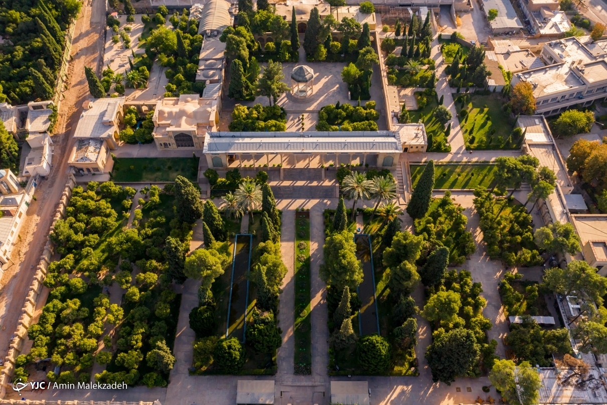 ۲۰ مهرماه یادروز حافظ، شاعر شیرین سخن