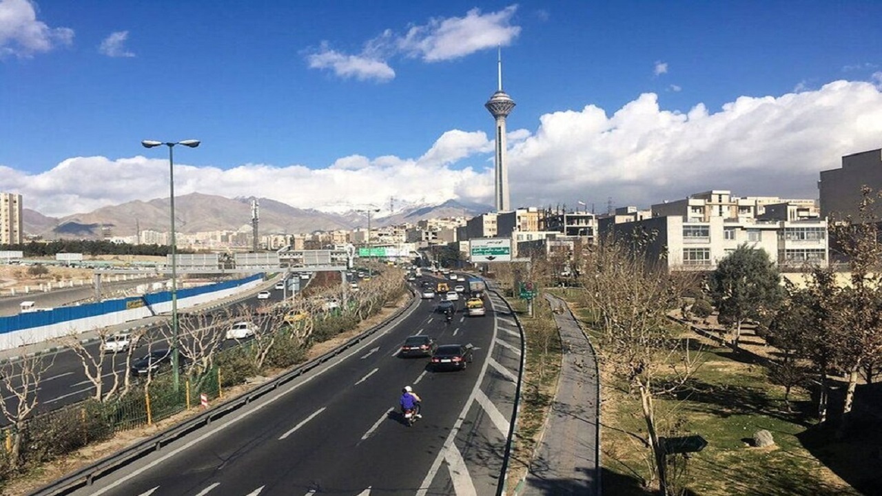 تداوم هوای ناسالم تهران برای گروه‌های حساس در مناطق پرتردد