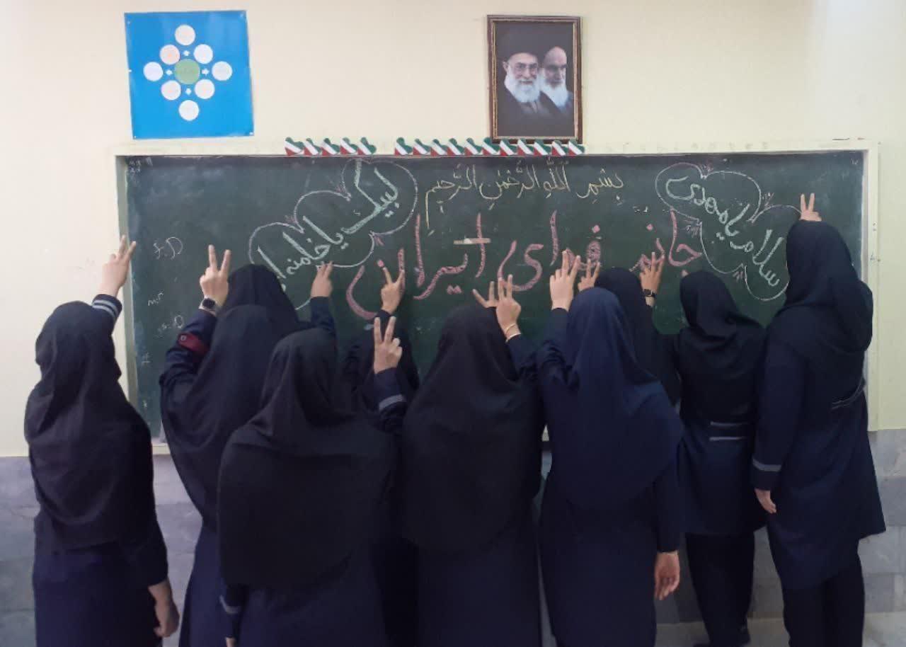 دهه هشتادی&zwnj;هایی که در ایام فتنه هم گل کاشتند